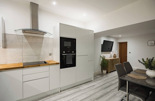 Hull Old Town Apartment | City Centre Luxury Spacious Apartment