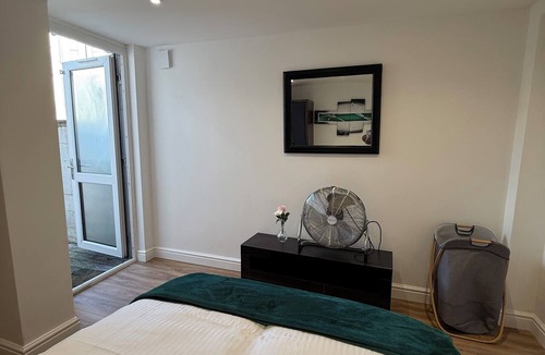 West Thornton House | City Deluxe