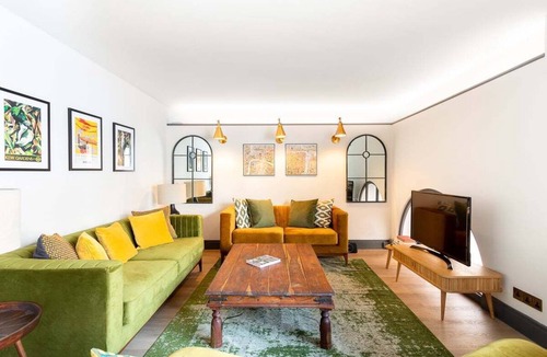 Campden Apartment | Classy Notting Hill Nest