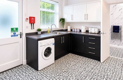 Cleethorpes House | Coastal Getaway 5-bed Sleeps 10 | DN35