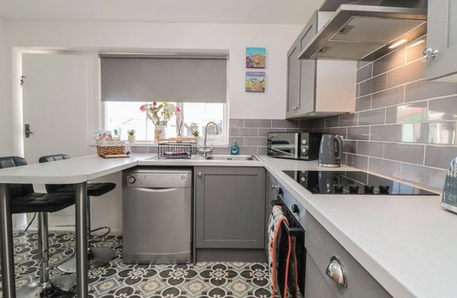Burniston House | COASTAL RETREAT, pet friendly, with a garden in Burniston