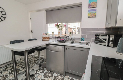 Burniston House | COASTAL RETREAT, pet friendly, with a garden in Burniston