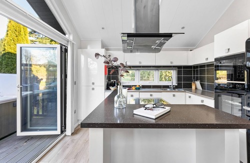 Brayford Condo | Combe Lodge, Kentisbury Grange - a lodge that sleeps 4 guests in 2 bedrooms