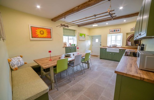 Skipton House | Combining comfort, character, and sustainability, this charming four-bedroom property is the perfect base for families and groups of friends.
