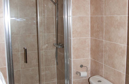Retford House | Comfort Single Ensuite at The Lawns Guest House