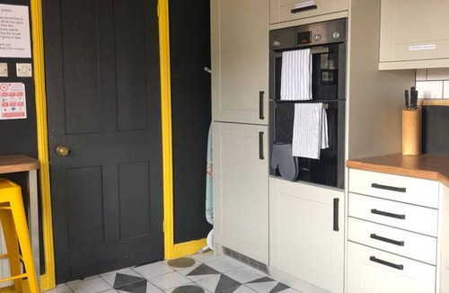 Newmarket House | Comfortable Double Room at Suffolk Pink House, Newmarket