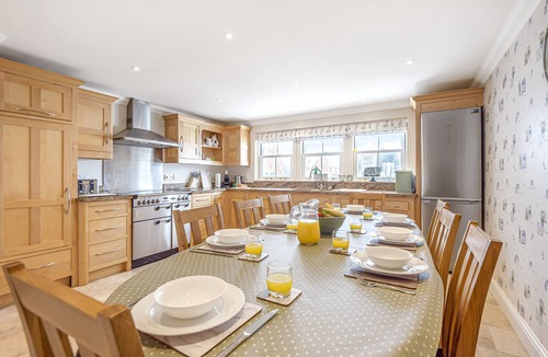 Thornham Cottage | Commodores House 5 bedrooms - sleeps 10 guests in 5 bedrooms