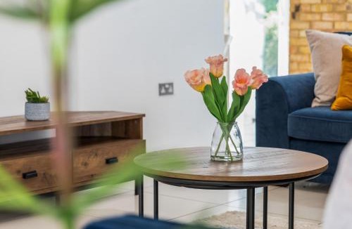 Thorney House | Contractor Accommodation Peterborough- Parking-Business and Work Stays