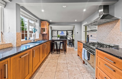 Oadby House | Contractor House 6 Beds 3-Car Driveway Superfast Wifi