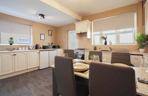Doncaster House | Contractor Stays - Sleeps 5 - Free Parking