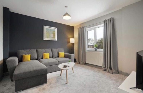 Doncaster House | Contractor |Working Professionals | FREE Parking