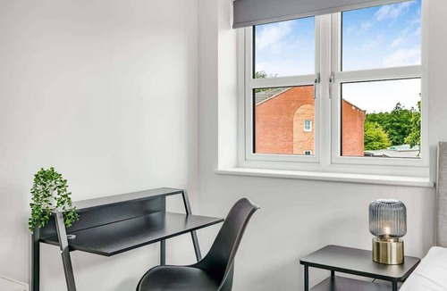Derby Apartment | Contractors 6 Bed 6 Bath - Derby - Free Parking