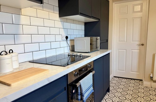 South Shields House | Contractors And Business Stays, 3BR, 1Bath, Full House, Free Parking, Fast WI-FI