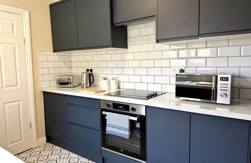 South Shields House | Contractors And Business Stays, 3BR, 1Bath, Full House, Free Parking, Fast WI-FI