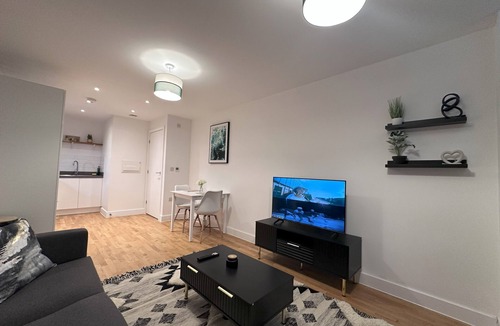 Stevenage Apartment | Cosy 1 bed apartment with WiFi in Stevenage Town Centre