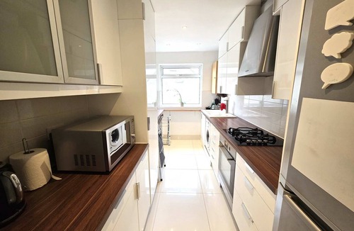 Leyton Apartment | Cosy 2BDR Flat in Leytonstone near Central Line