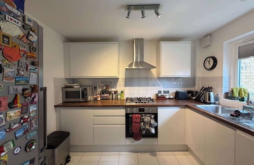 South Bermondsey Apartment | Cosy 2BDR Home with Garden Near Canada Water