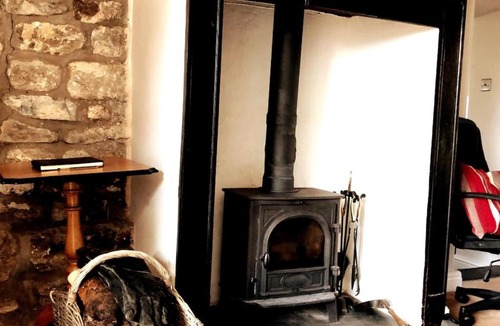 High Bentham House | Cosy 3 Bed Cottage near 3 Peaks - Log Burner & Aga