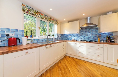 Reading House | Cosy 3 Bedroom House near River Thames - Pass the Keys