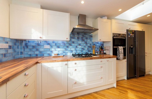 Reading House | Cosy 3 Bedroom House near River Thames - Pass the Keys