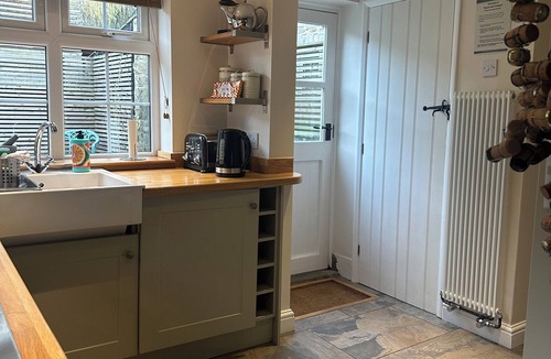 Baslow Cottage | Cosy but spacious Peak District cottage, close to Chatsworth House.