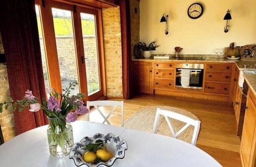 Whichford Cottage | Cosy Cotswold Farm Cottage – Rural Views, Charm & Peaceful Escape