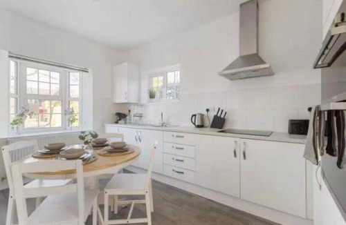 Crawley House | Cosy Cottage