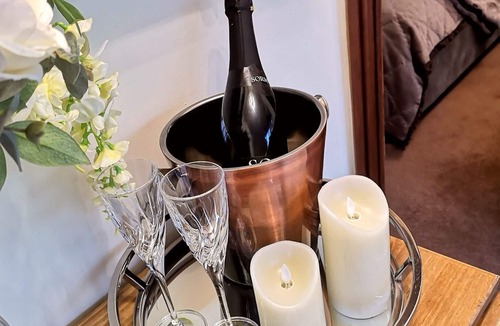 Ripon Cabin | Cosy Farm Lodge in Melmerby Village, Ripon
