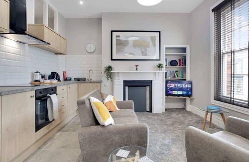 Hartlepool Apartment | Cosy Getaway | 2 Min Walk to Station | By Stay With Us