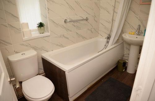 Liverpool Apartment | Cosy Orrell Park Retreat Near Anfield and Aintree