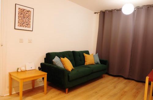 Gay Village Apartment | Cosy Quiet One Bed Flat in Birmingham Centre