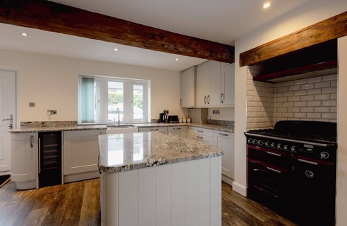 Lepton Cottage | Cosy Yorkshire Retreat Near Holmfirth | Sleeps 4