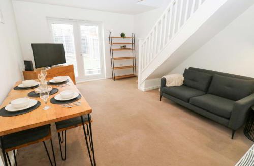 Huddersfield House | Cottage Holiday Home