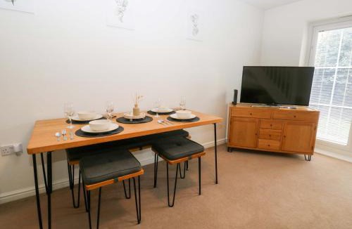 Huddersfield House | Cottage Holiday Home