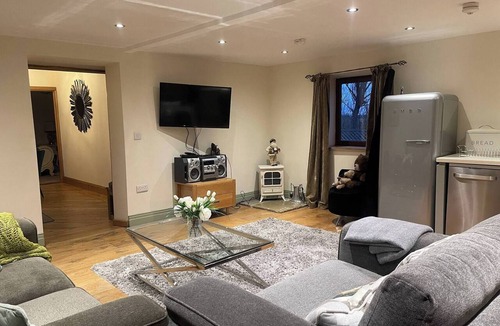 Otley House | Country cottage hot tub with gazebo peaceful