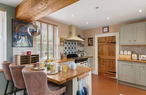 Pocklington House | Countryside Escape | Sleeps up to 11 & Cabin