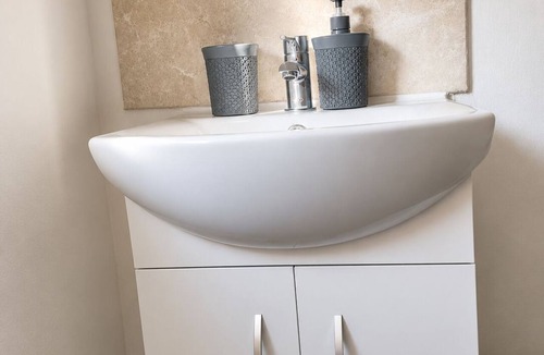 Oxford Apartment | Cowley elegant studio
