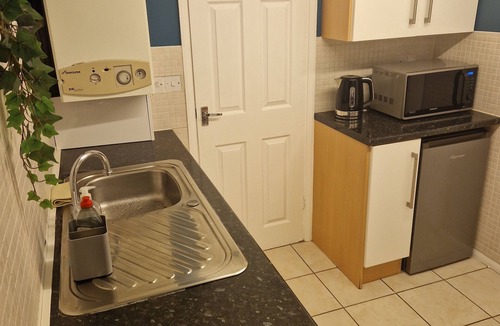 Cranford Apartment | Cozy Flat with Lovely Garden - High Speed WiFi