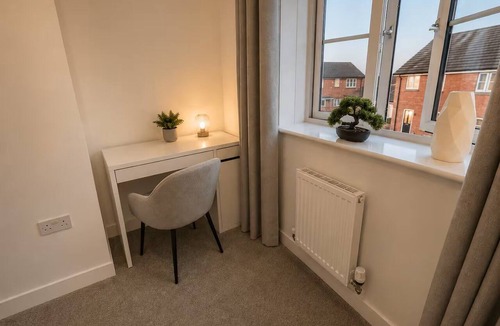 Grimsby House | Cozy Peaceful Perfect for Professionals, NHSstaff & Care Workers with Breakfast