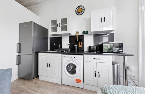 Fortune Green Apartment | Cozy & Spacious Central LDN Studio - 15Mins To City Centre! Train station nearby