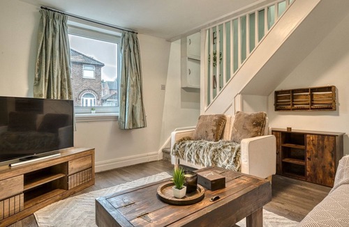 Cadishead House | Cozy Trafford Cottage Just 14 Minutes from Airport