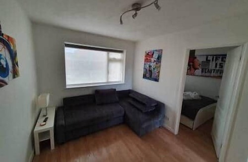 Luton Apartment | Crash pad in Luton Town