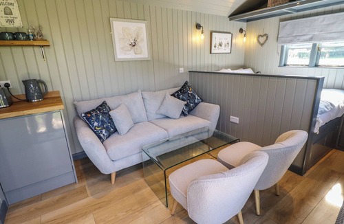 Ashby cum Fenby Cottage | Dandelion