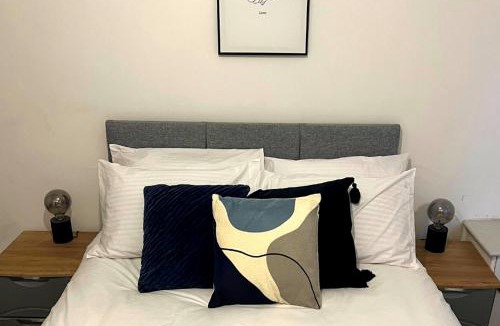Wigan House | Darlington Suites by SA Stays