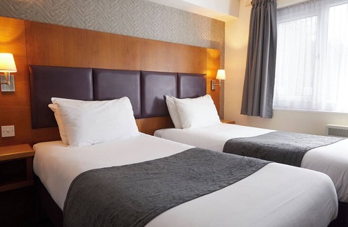 Alderley Edge Hotel | De Trafford Hotel by Chef and Brewer Collection