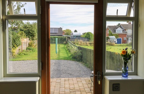 York Cottage | DECCA COTTAGE NIDD GRANGE, romantic, with a garden in York