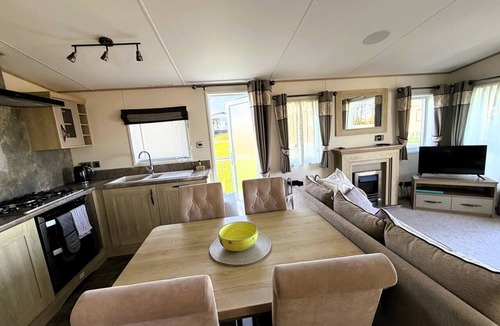 Hay-on-Wye Resort | Deer View Escape – 8 Berth Retreat