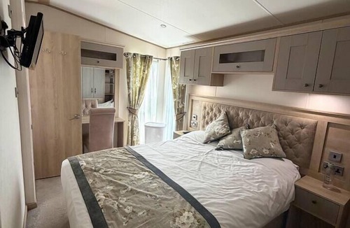 Hay-on-Wye Resort | Deer View Escape – 8 Berth Retreat