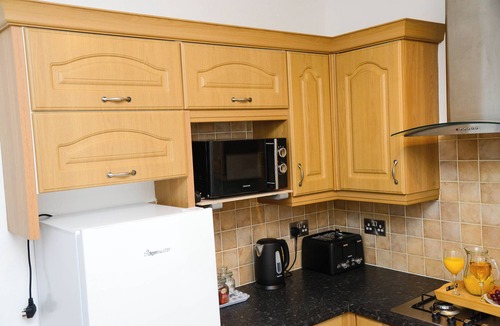 Barnsley House | Delightful 2 bed town centre house, sleeps 4