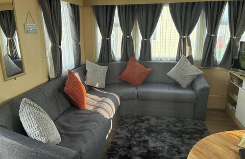 Ingoldmells House | Delightful 3bedroom caravan in Ingoldmells HF143 at Coastfields